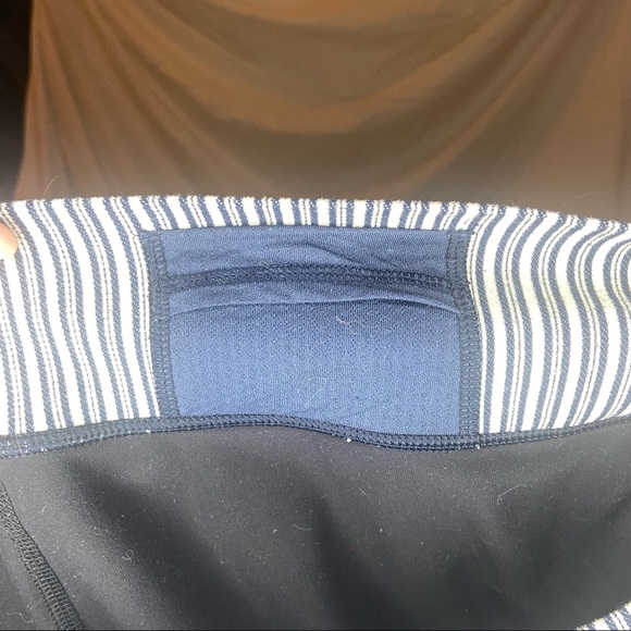 Lululemon flare yoga pants - Picture 7 of 7